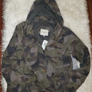 Women's NWT Camo Jacket